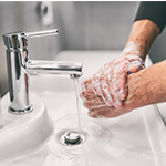 Pour éviter de contaminer votre entourage : lavez-vous souvent les mains